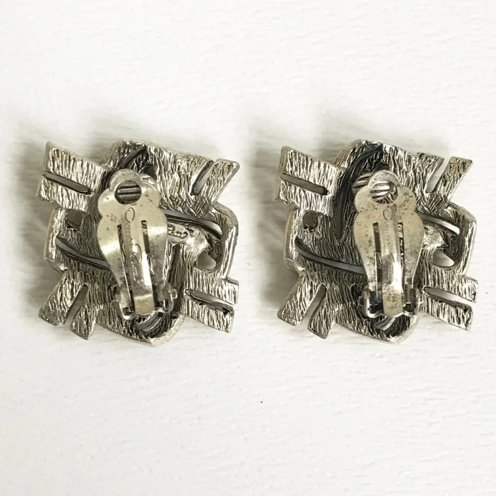 Oscar de la Renta Silver Tone Pave Pound Sign Woven Runway Clip-On Earrings - Picture 3 of 7